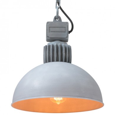 RAS Kleine Fabrik-Hängelampe mit Kette von Breda Leuchten, Bild 1: Kleine Fabrik-Hängelampe mit Kette, innen vom Licht einer Wolframfadenbirne beleuchtet