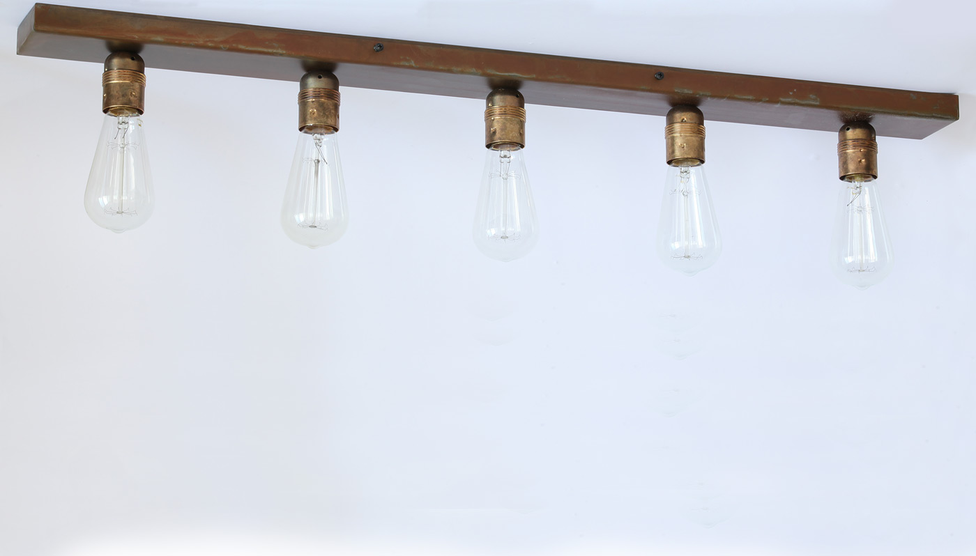 Deckenleuchten-Leiste mit 3/5 Fassungen, Messingpatina - Casa Lumi