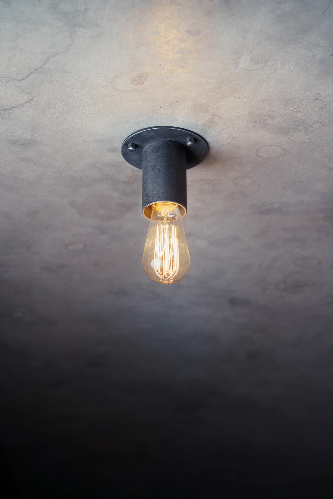 Schlichte aber massive Fassungs-Deckenleuchte DE2676 - Casa Lumi