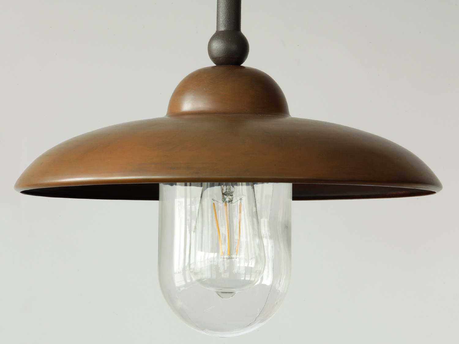 Große, rustikale Stab-Hängeleuchte mit drei Schirmen - Casa Lumi