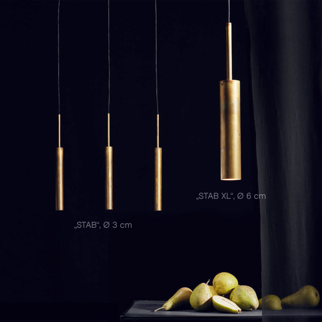 STAB: Schmale Röhren-Pendelleuchte aus rohem Messing - Casa Lumi
