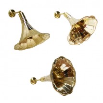 Originelle Wandleuchte mit Grammophon-Schirm von Aire Lighting, Bild 7: Der Wandarm ist in verschiedene Richtungen einstellbar