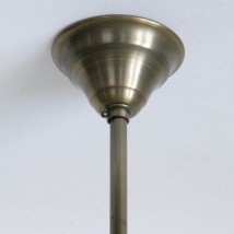 Klassische Stab-Deckenleuchte mit 30/35 cm-Opalglas-Schirm von Jugendstil-Leuchtenwerkstatt, Bild 10: Der Baldachin in Alt-Messing handpatiniert