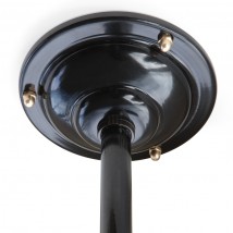 KEHL Gewölbte Rohr-Pendelleuchte im traditionellen Industriestil Ø 25–50 cm von Bolich, Bild 10: Die Rosette wird mit Messing-Kappenmuttern an der Deckenplatte befestigt