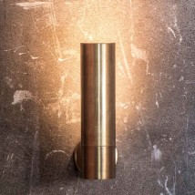 Puristischer Messing-Wandfluter für indirektes Licht BENDA
