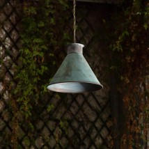 Rustikale Pendelleuchte aus Messing oder Zink BOCCA von Atelier Lumin'Art, Bild 15: Großes Modell, Ausführung Grünspan-Patina