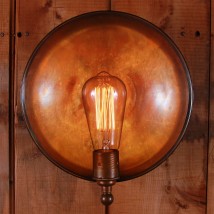 Nostalgische Wandleuchte mit Messing-Reflektor CULL von Aire Lighting, Bild 14: Ausführung „Alt-Messing patiniert“