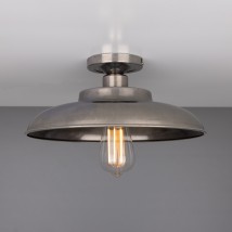 Flache Industrie-Deckenleuchte Ø 32 cm von Aire Lighting, Bild 8: Die flache Industrie-Deckenlampe in der Ausführung Alt-silbern patiniert