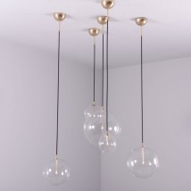 Elegante, moderne Glaskugel-Pendelleuchte (Borosilikatglas, Ø 15 bis 35 cm) von Schwung Home, Bild 9: Die elegante Pendelleuchte mit klarer Glaskugel ist mit Kugel-Durchmessern von 15 cm bis 35 cm lieferbar.