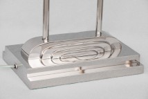 Exklusive Art déco-Stehleuchte mit Kristall-Stäben PETIO von Art Nouveau Lamps, Bild 8: Der schwere Sockel in der vernickelten Ausführung