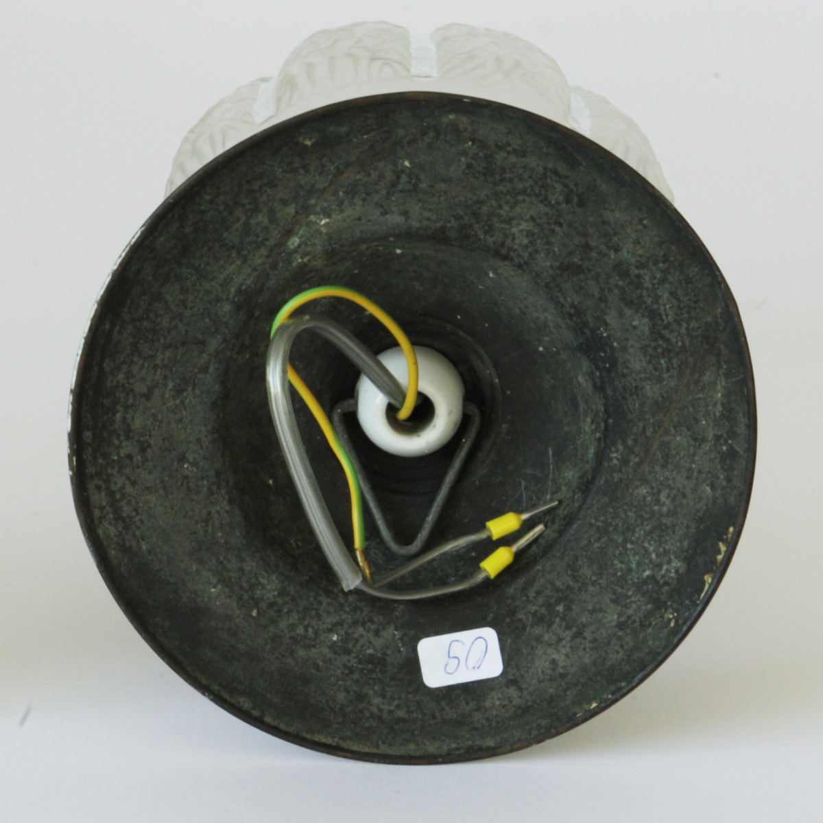 Fig. 3: Original-Deckenmontage mit Haken an Porzellanteil Small Antique Art Nouveau Ceiling Lamp, ca. 1910 – SOLD: Original-Deckenmontage mit Haken an Porzellanteil