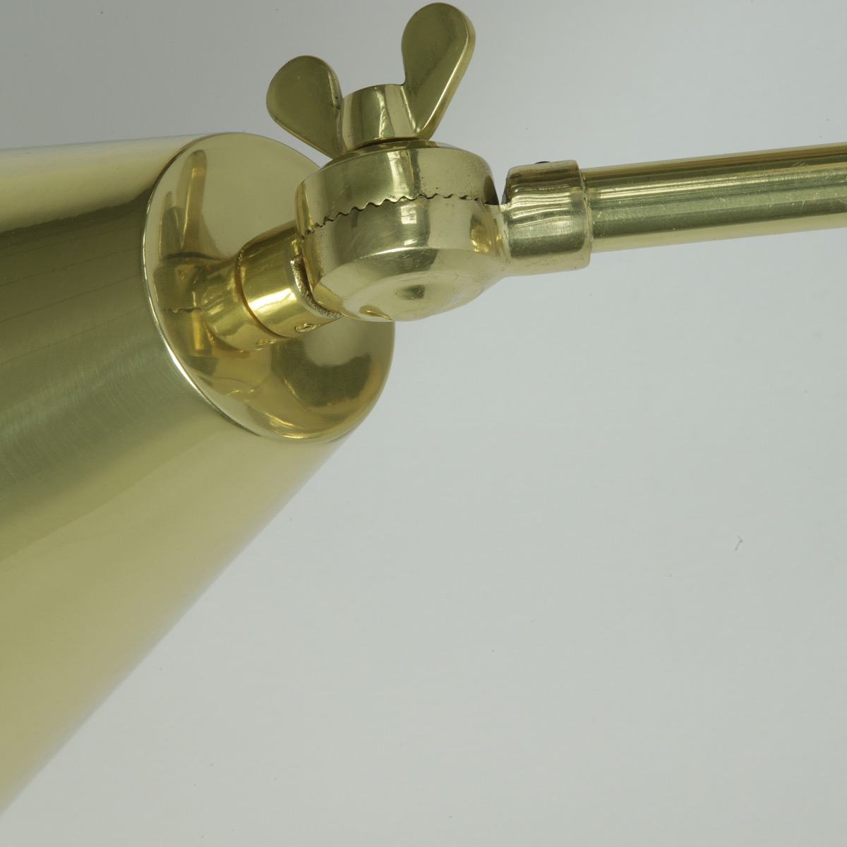 Verstellbare Wandleuchte mit Tütenschirm aus Messing MOA, Bild 6 Verstellbare Wandleuchte mit Tütenschirm aus Messing MOA, Bild 6