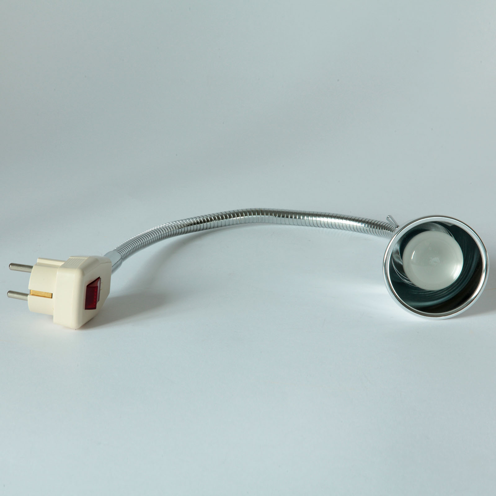 Steckerleuchte GLÜHWÜRMCHEN CHROM mit Alu-Kegel-Reflektor, Bild 3 Steckerleuchte GLÜHWÜRMCHEN CHROM mit Alu-Kegel-Reflektor, Bild 3