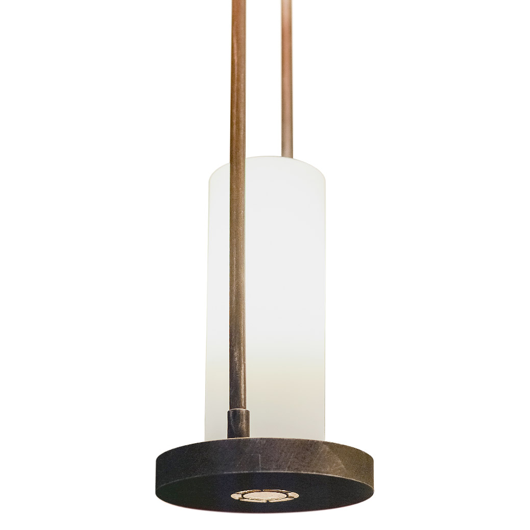 Bild 1: Mit Downlight-Strahler zur Tisch- und Thekenbeleuchtung (Oberfläche „Eisen natur“) Für Theken: geschmiedete Stab-Hängeleuchte mit Downlight-Spot: Mit Downlight-Strahler zur Tisch- und Thekenbeleuchtung (Oberfläche „Eisen natur“)