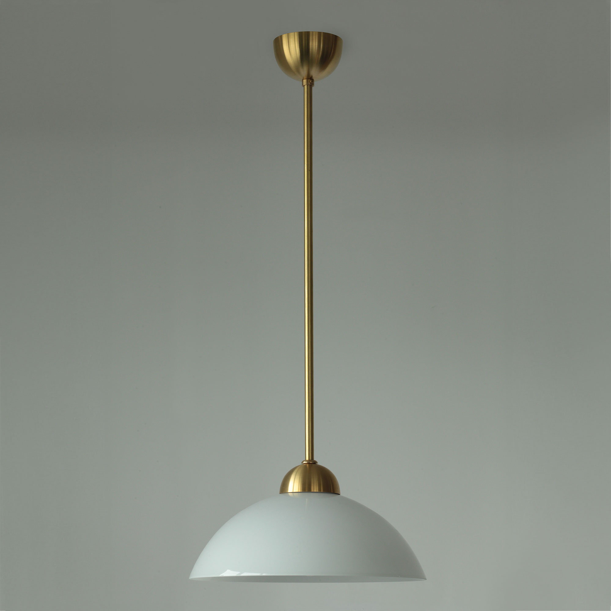 Klassische Pendelleuchte mit opaler Glas-Schale 33 cm, Bild 3