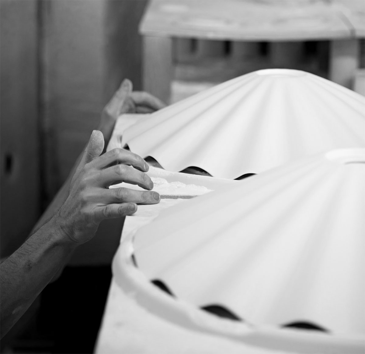 Tisch-Hängeleuchte mit gewelltem Porzellanschirm CHRISTIE 36, Bild 9 Tisch-Hängeleuchte mit gewelltem Porzellanschirm CHRISTIE 36, Bild 9