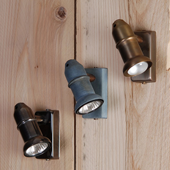 Bild 12: Strahler in exklusiver Manufakturqualität: v.l.n.r.: Kanoneineisenpatina, Alt-Zink, Messing patinert ROND Exklusiver Messing-Wandspot aus Frankreich: Strahler in exklusiver Manufakturqualität: v.l.n.r.: Kanoneineisenpatina, Alt-Zink, Messing patinert