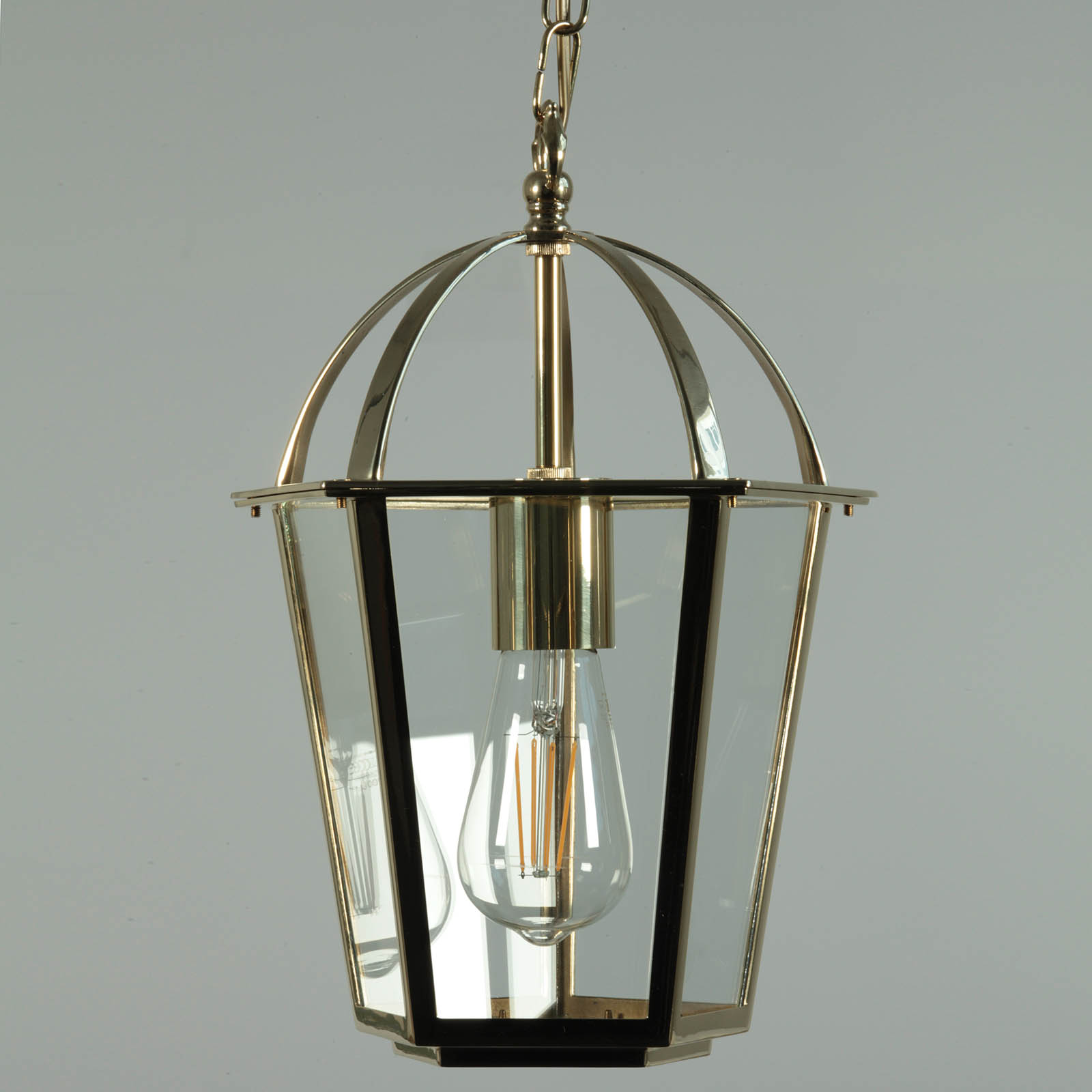 Bild 6: Abgebildet in hochglanz poliert Klassische Hänge-Laterne aus Messing, 5-seitig verglast: Abgebildet in hochglanz poliert