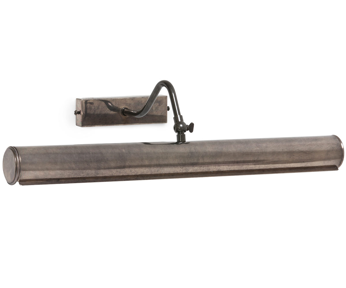 Classic picture lighting in brass Classic picture lighting in brass