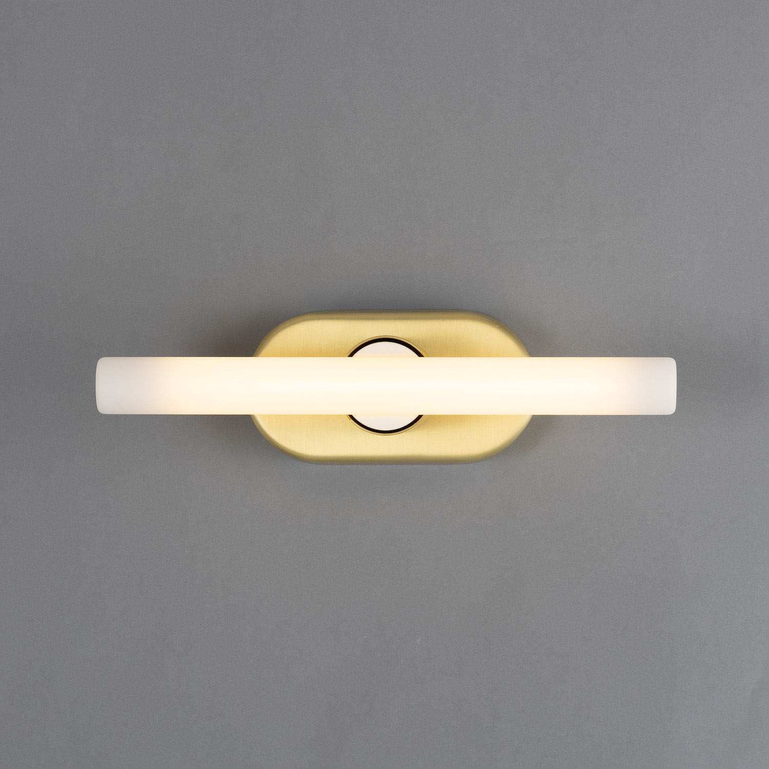 Minimalistische Wand- oder Spiegelleuchte aus Messing: Messing satiniert, Modell 1