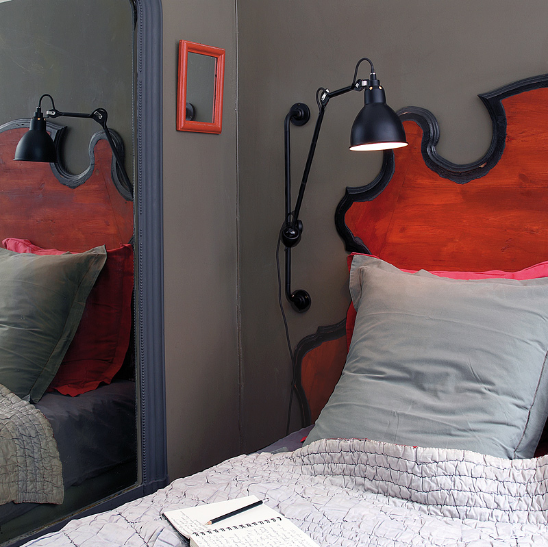 Bild 2: Eine flexible Wandlampe zum Lesen im Bett Lampe Gras Schienen-Wandlampe mit Gelenkarm N° 210: Eine flexible Wandlampe zum Lesen im Bett