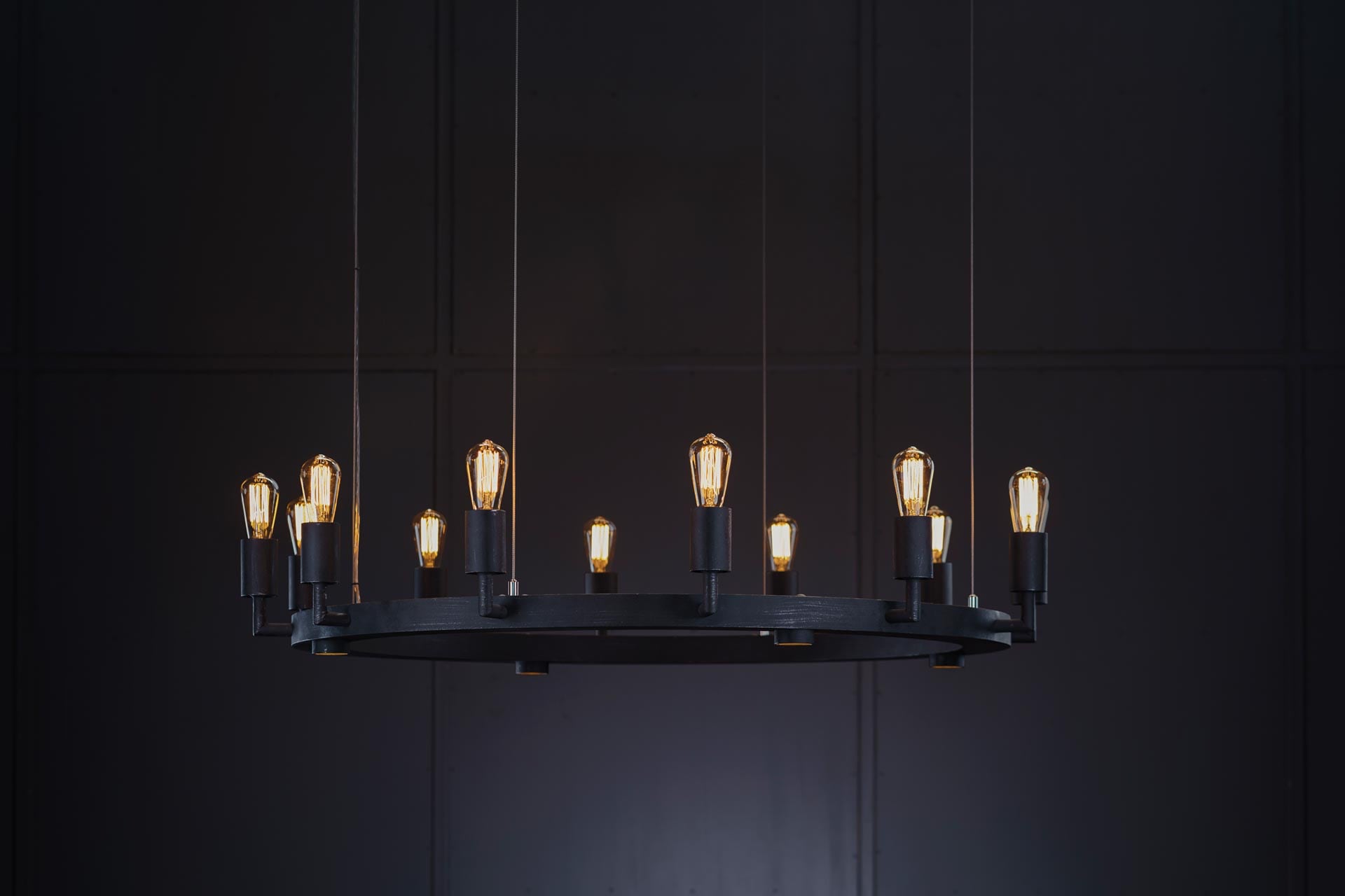 Geschmiedeter Ring-Hängeleuchter HL2674 mit Downlights, Ø 140 cm, Bild 3 Geschmiedeter Ring-Hängeleuchter HL2674 mit Downlights, Ø 140 cm, Bild 3