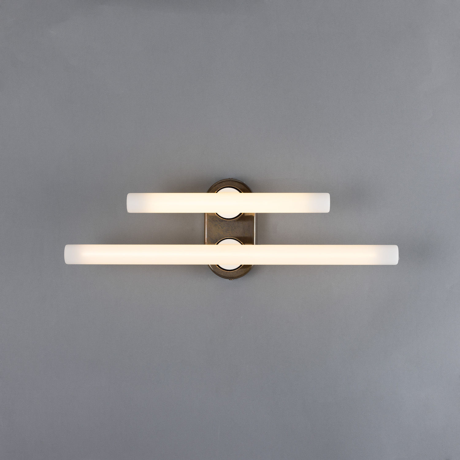 Double Brass Wall or Mirror Light: Alt-Messing patiniert, Modell 3