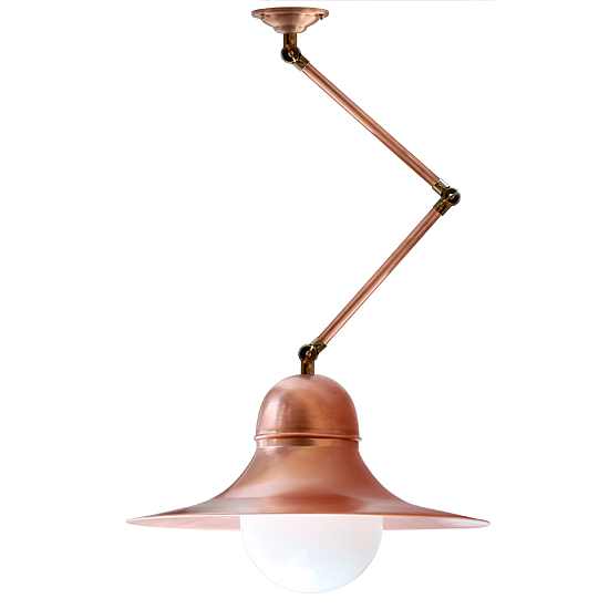 SIEGEN Gelenk-Rohrpendelleuchte aus Kupfer mit Opalglas-Kugel, Ø 35/40 cm: Die Fabriklampe mit als Sondermodell mit drei Gelenken (auf Anfrage)