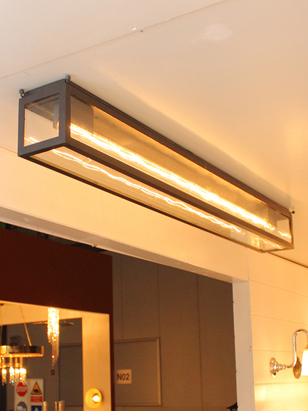 Kasten-Deckenleuchte für zwei LINESTRA-Stablampen 111 cm – Casa Lumi