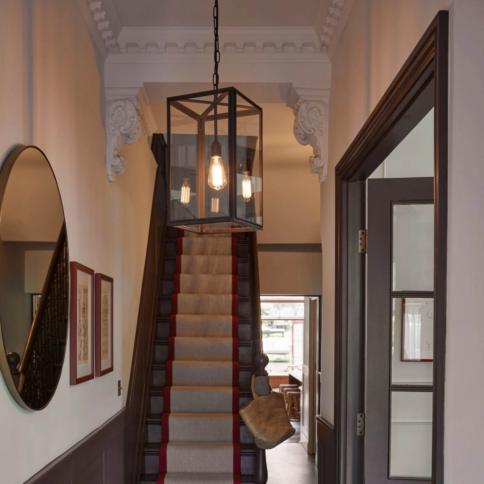 Klassiker im Eingangsbereich: Kasten-Pendelleuchte 7639, Bild 9