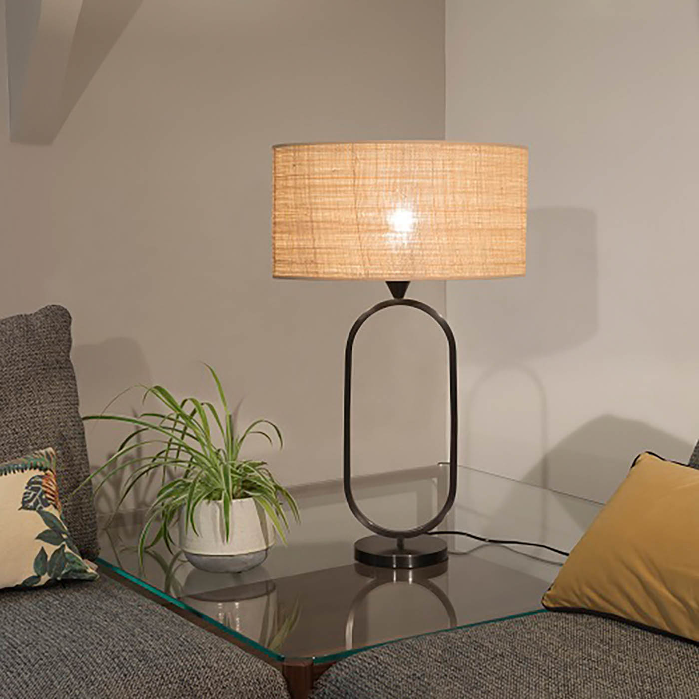 Elegant Fabric Shade Table Lamp with Brass Base, Two Sizes L203: Modell 2 in schwarz patiniert mit anderem Stoffschirm (bitte anfragen)