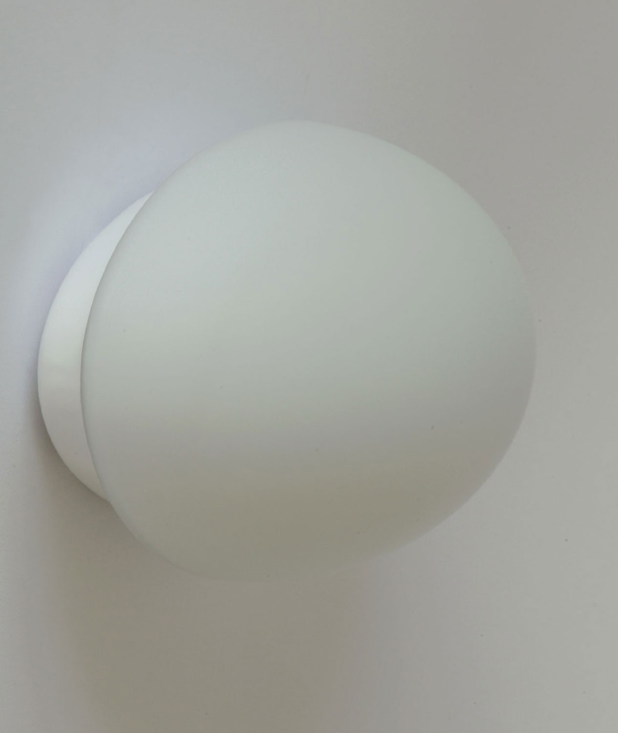 Bild 3: (Größe S) Schlichte Wandleuchte ALVA mit ovalem Opalglas-Schirm: (Größe S)