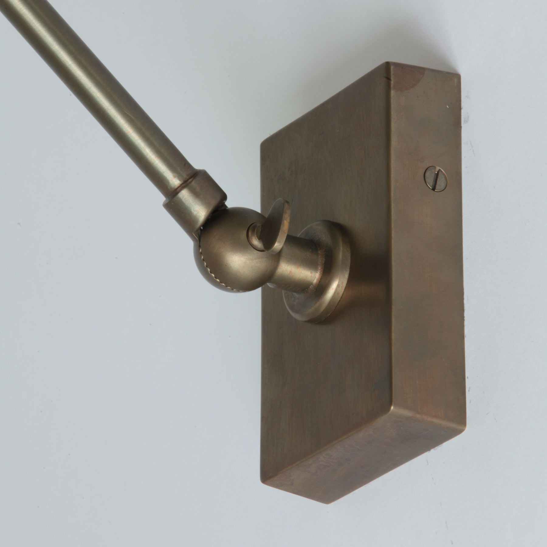 Bild 15: Messing dunkel brüniert Italienische Mid Century-Wandleuchte mit Messing-Gelenkarm: Messing dunkel brüniert