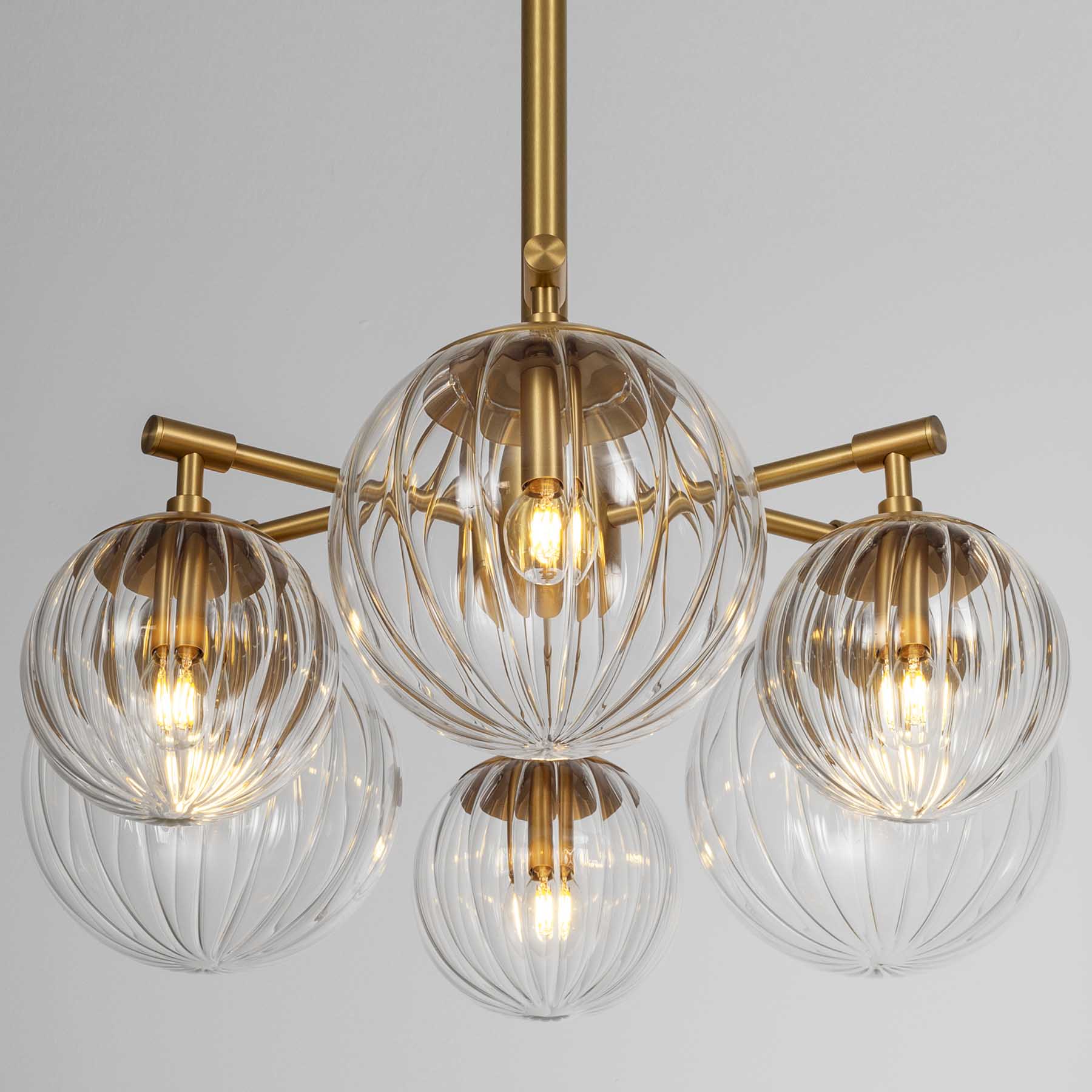 Luxuriöser Hängeleuchter ORION MIX mit 6 Glaskugeln Luxuriöser Hängeleuchter ORION MIX mit 6 Glaskugeln