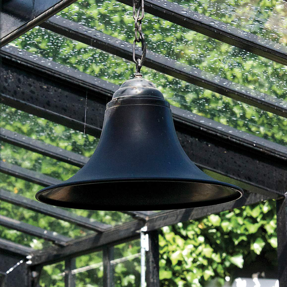 Glockenförmige Pendelleuchte aus Messing, mit Kette: Glocken-Hängeleuchte aus Messing („Bronze dunkel“, großes Modell mit Ø 37 cm)
