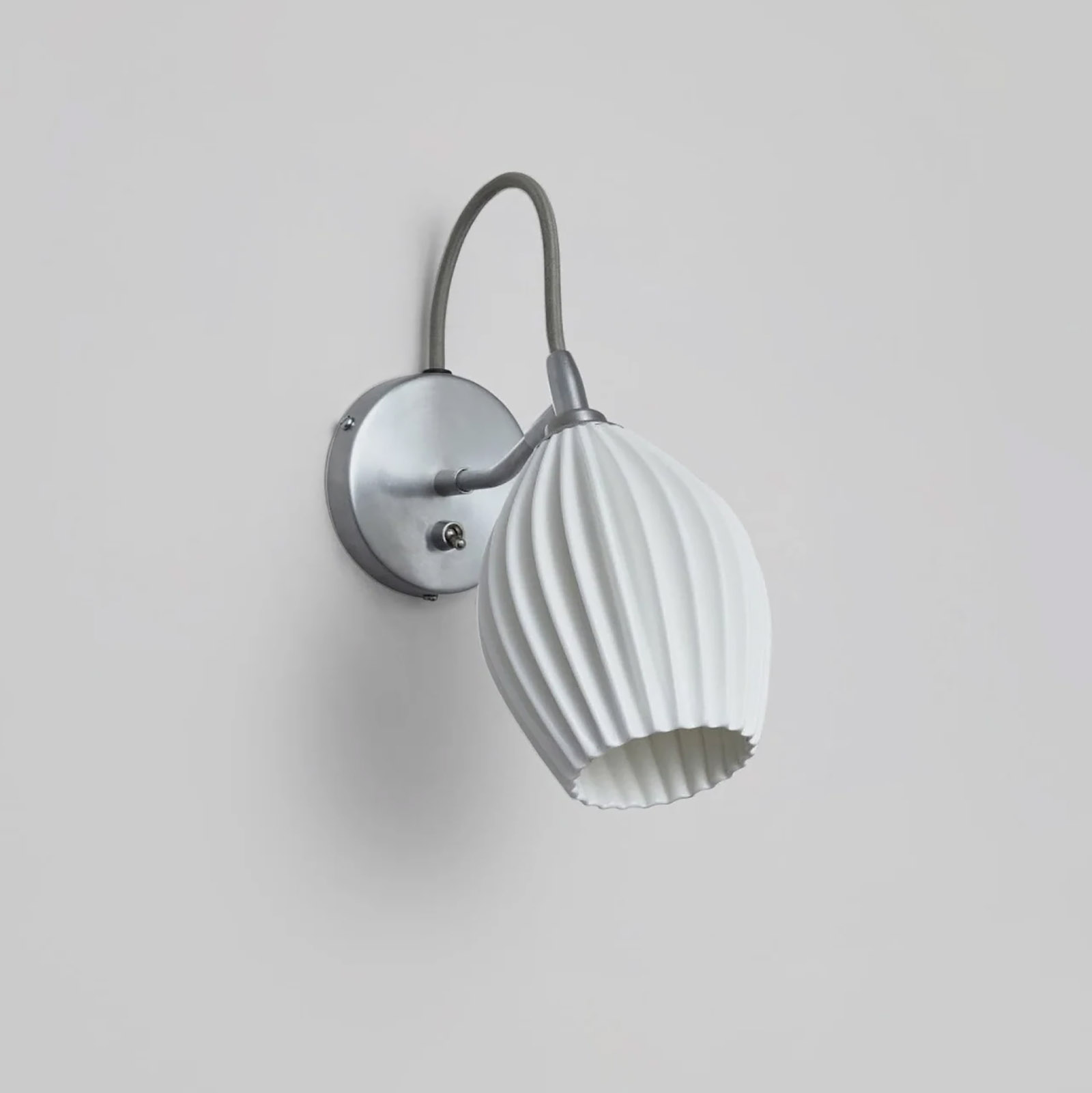 Elegante Wandleuchte mit raffiniertem Porzellanschirm FIN, Bild 7