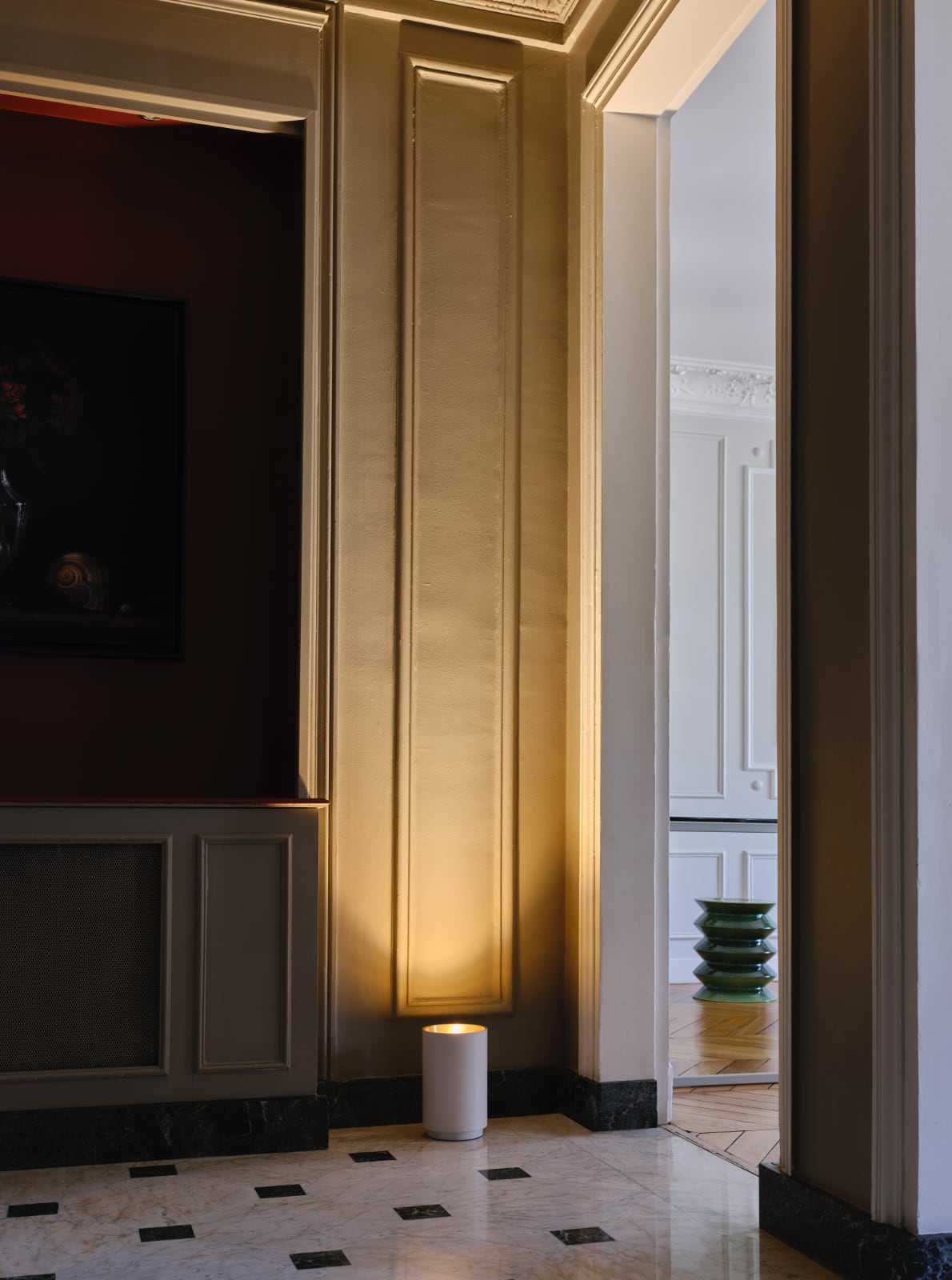 TOBO Floor Spotlight with Brass Reflector, Fig. 10 TOBO Floor Spotlight with Brass Reflector, Fig. 10