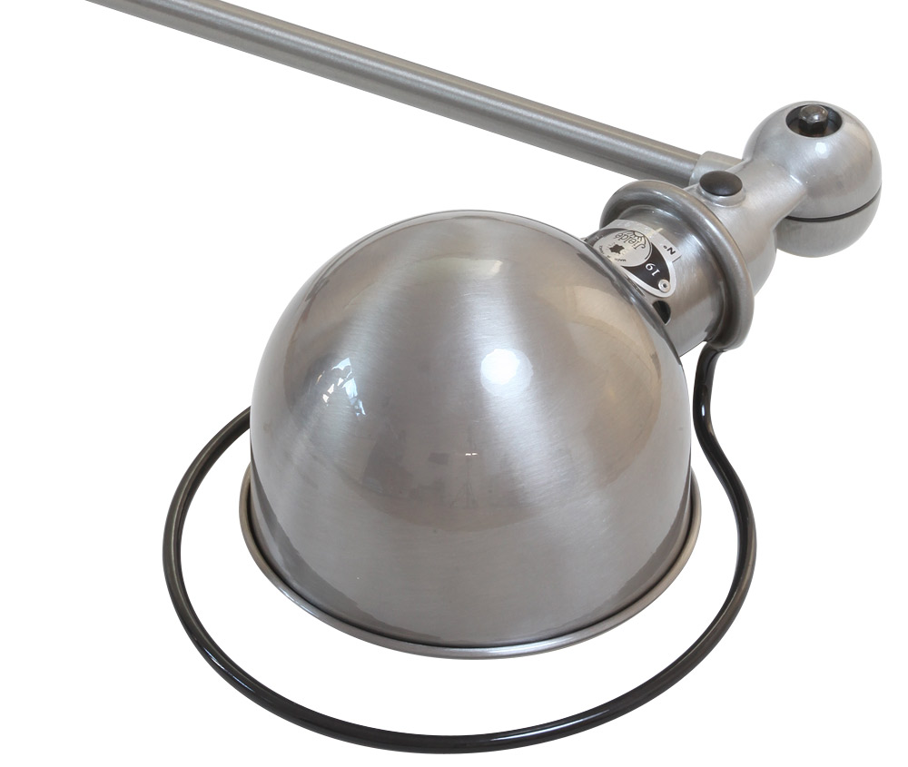 LOFT Gelenk-Wandleuchte D4001: Die Jieldé-Gelenkwandlampe in Stahl gebürstet, klar lackiert
