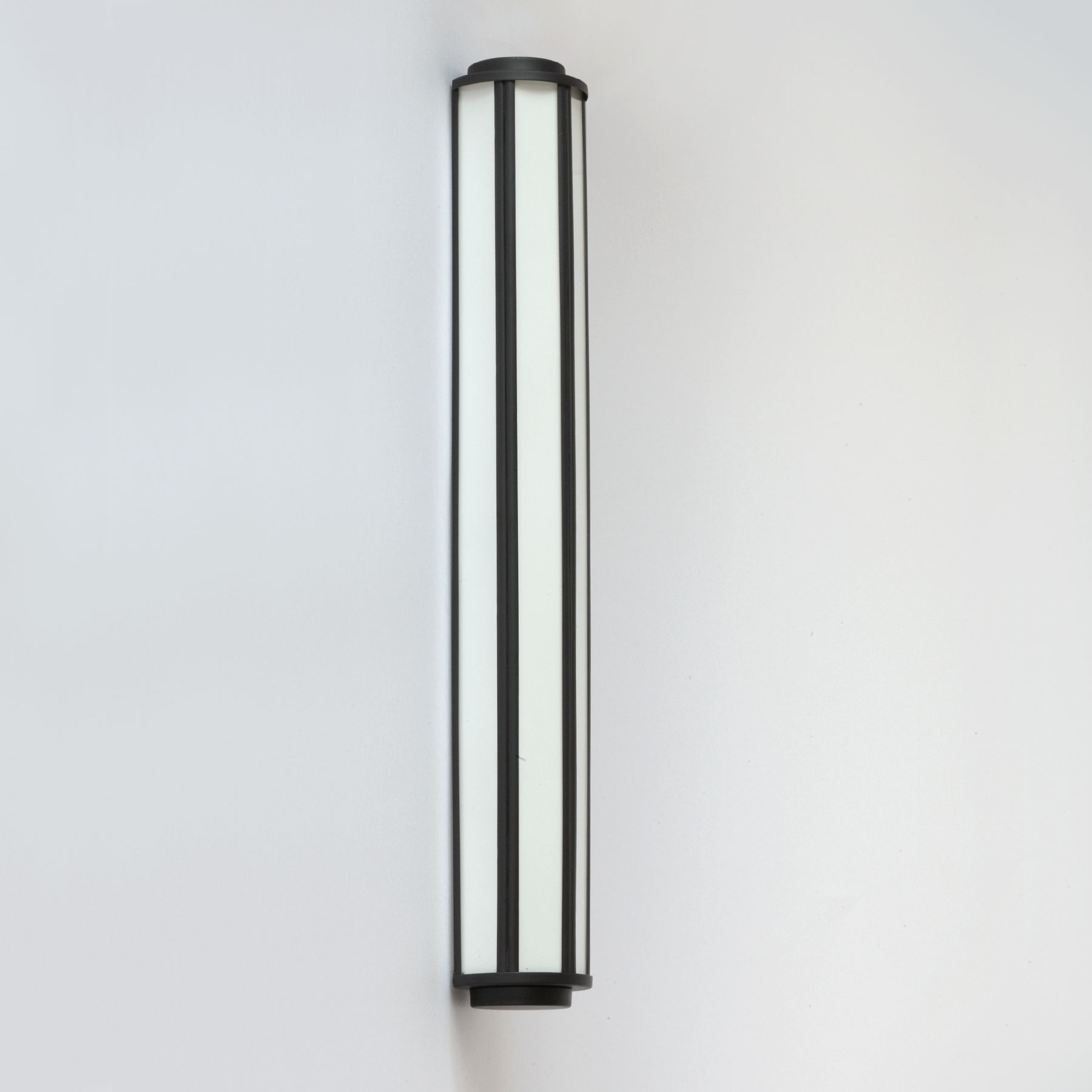 Hohe Wandleuchte für Bad/Spiegel in Schwarz, bis 90 cm