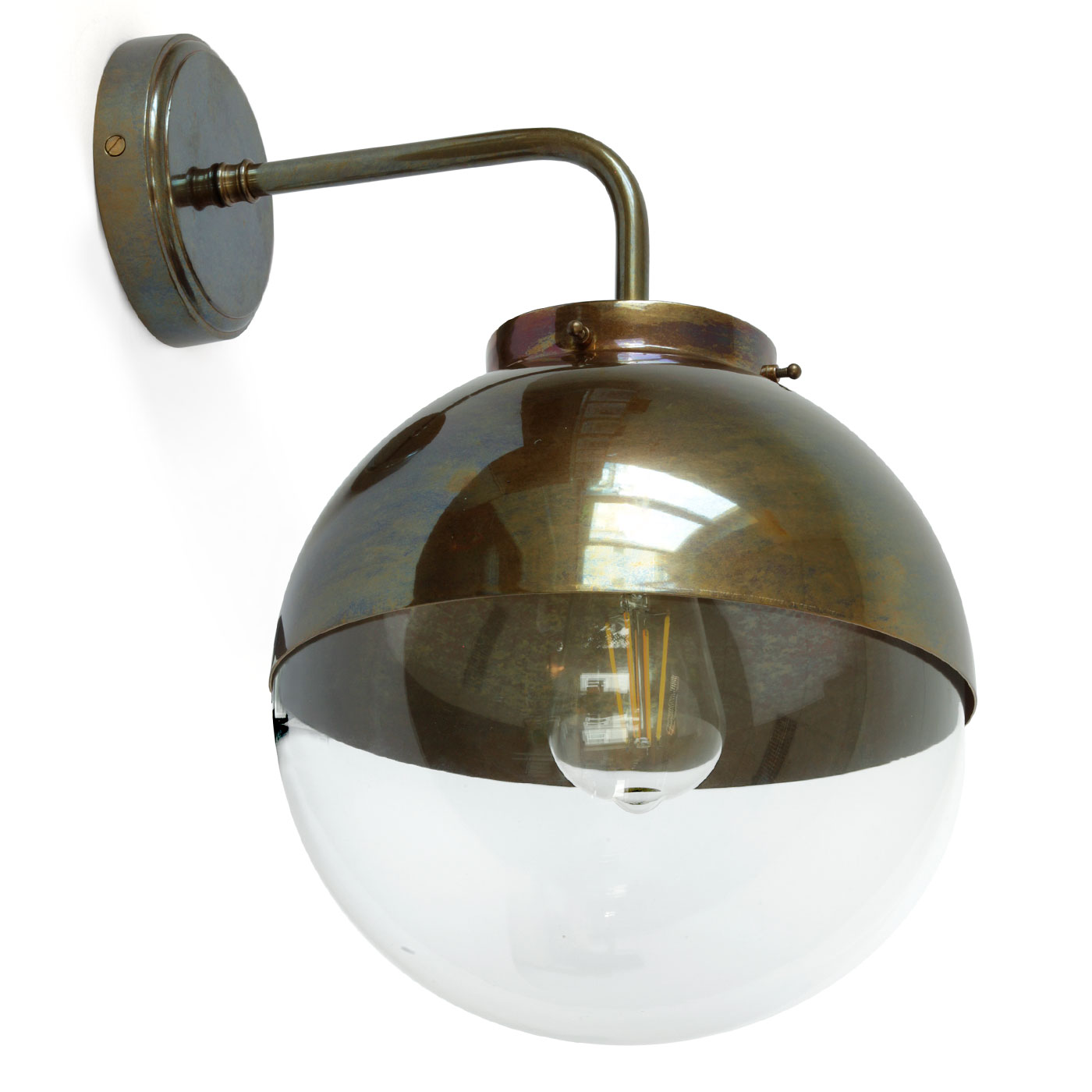Messing-Wandleuchte mit eingefasster Glaskugel Messing-Wandleuchte mit eingefasster Glaskugel