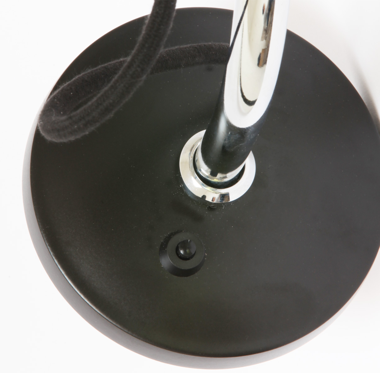 Bild 14: Wandschild mit Schalter Wandleuchte mit Gelenk-Auslegerarm im Bauhaus-Stil TASK: Wandschild mit Schalter