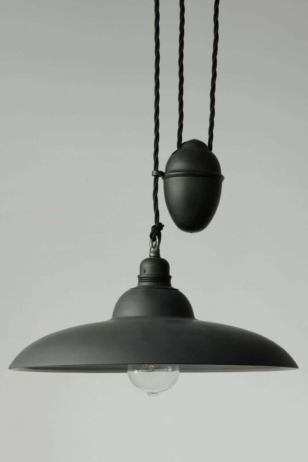 Bild 13: Höhenvertstellbare Pendelleuchte mit Flaschenzug/Gegengewicht Rustikale Pendelleuchte aus Holland, verstellbar mit Gegengewicht: Höhenvertstellbare Pendelleuchte mit Flaschenzug/Gegengewicht