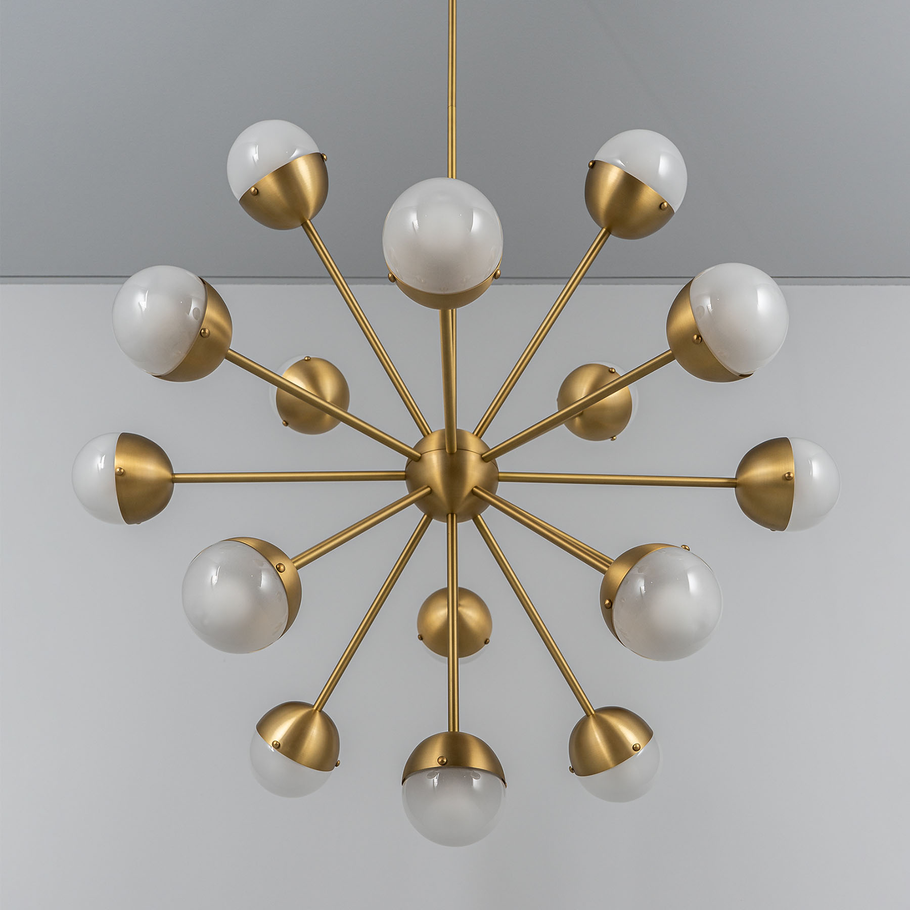 Großer „Sputnik“-Leuchter MOLECULE SPARK, 17-armig Großer „Sputnik“-Leuchter MOLECULE SPARK, 17-armig