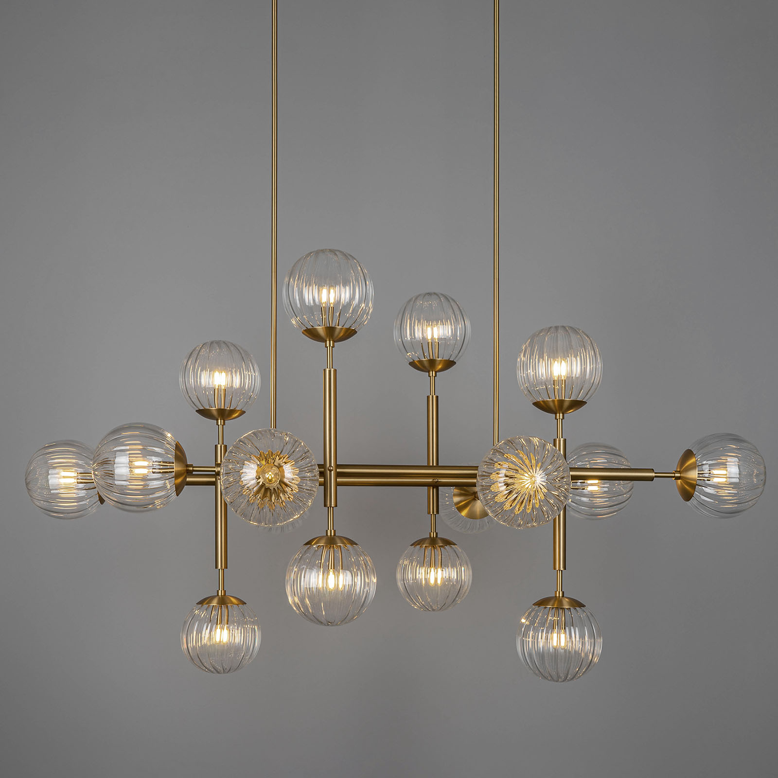 Luxuriöser Glaskugel-Hängeleuchter RIEGEL mit 16 Brennstellen Luxuriöser Glaskugel-Hängeleuchter RIEGEL mit 16 Brennstellen