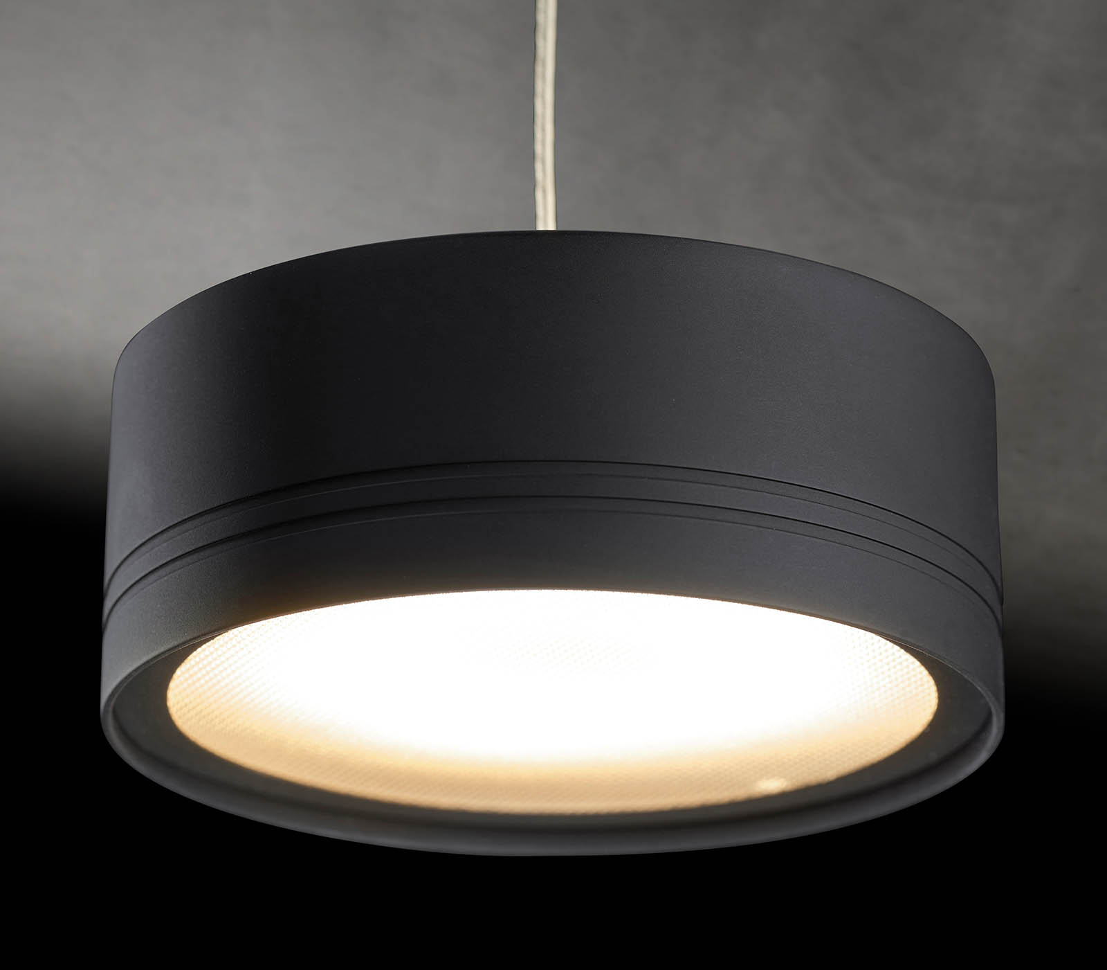 Fig. 6: Oberfläche Schwarz Modern Up/Down Pendant FAVOR with High-End LED Technology: Oberfläche Schwarz