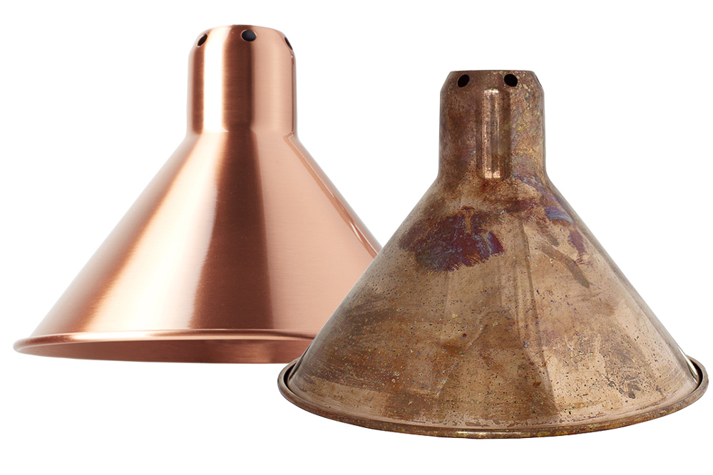 Bild 16: Die Schirme in  „Kupfer glänzend“ und „Kupfer roh“. Die Patina entseht bei „Kupfer roh“ mit der Zeit Architektenleuchte N° 201 Klemmleuchte mit Trichterschirm: Die Schirme in  „Kupfer glänzend“ und „Kupfer roh“. Die Patina entseht bei „Kupfer roh“ mit der Zeit