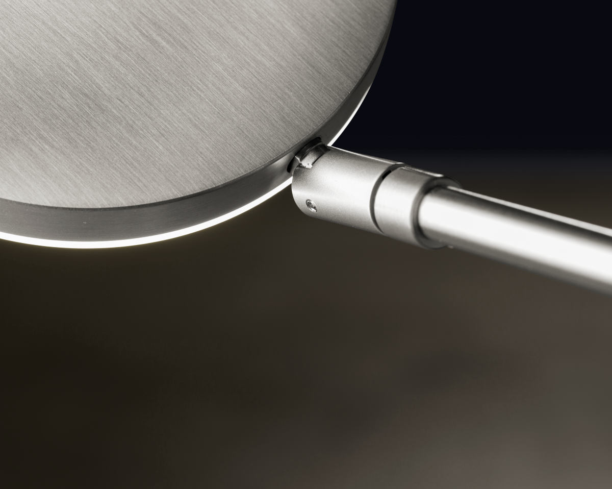 Bild 6: Oberfläche Aluminium matt Gelenk-Tischleuchte PLANO T mit farbechter LED und Dimmer: Oberfläche Aluminium matt