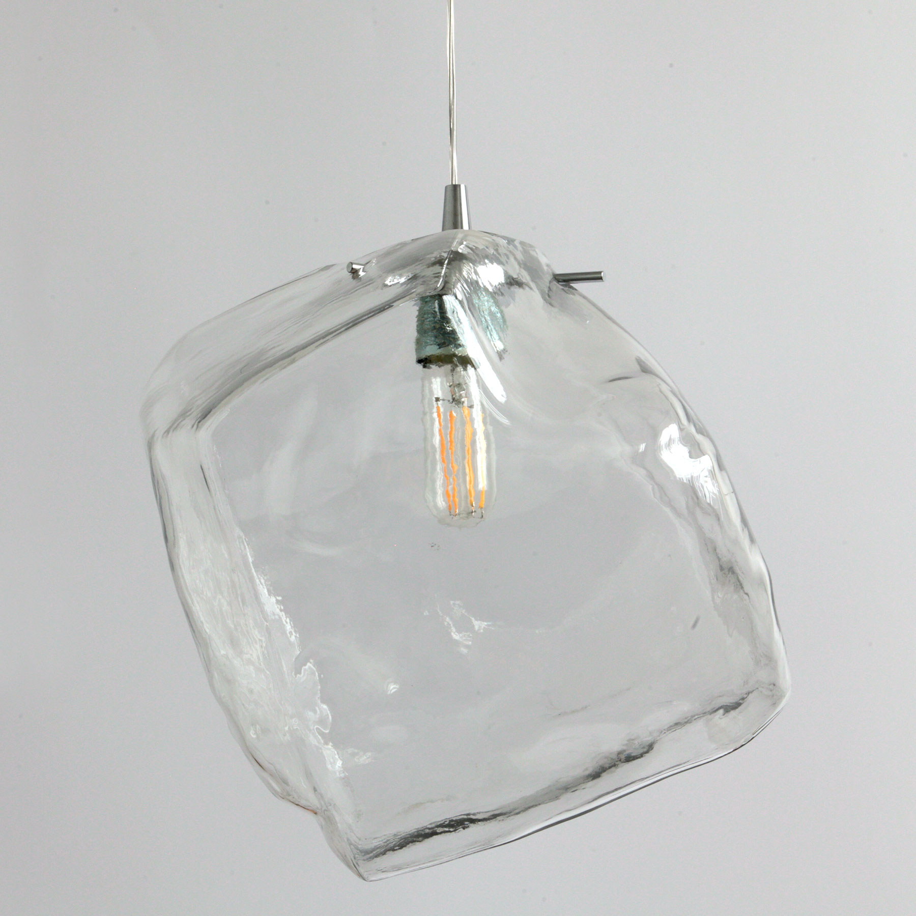 Hängeleuchte QUARTZ mit unregelmäßigem, klarem Glas: Großes Modell