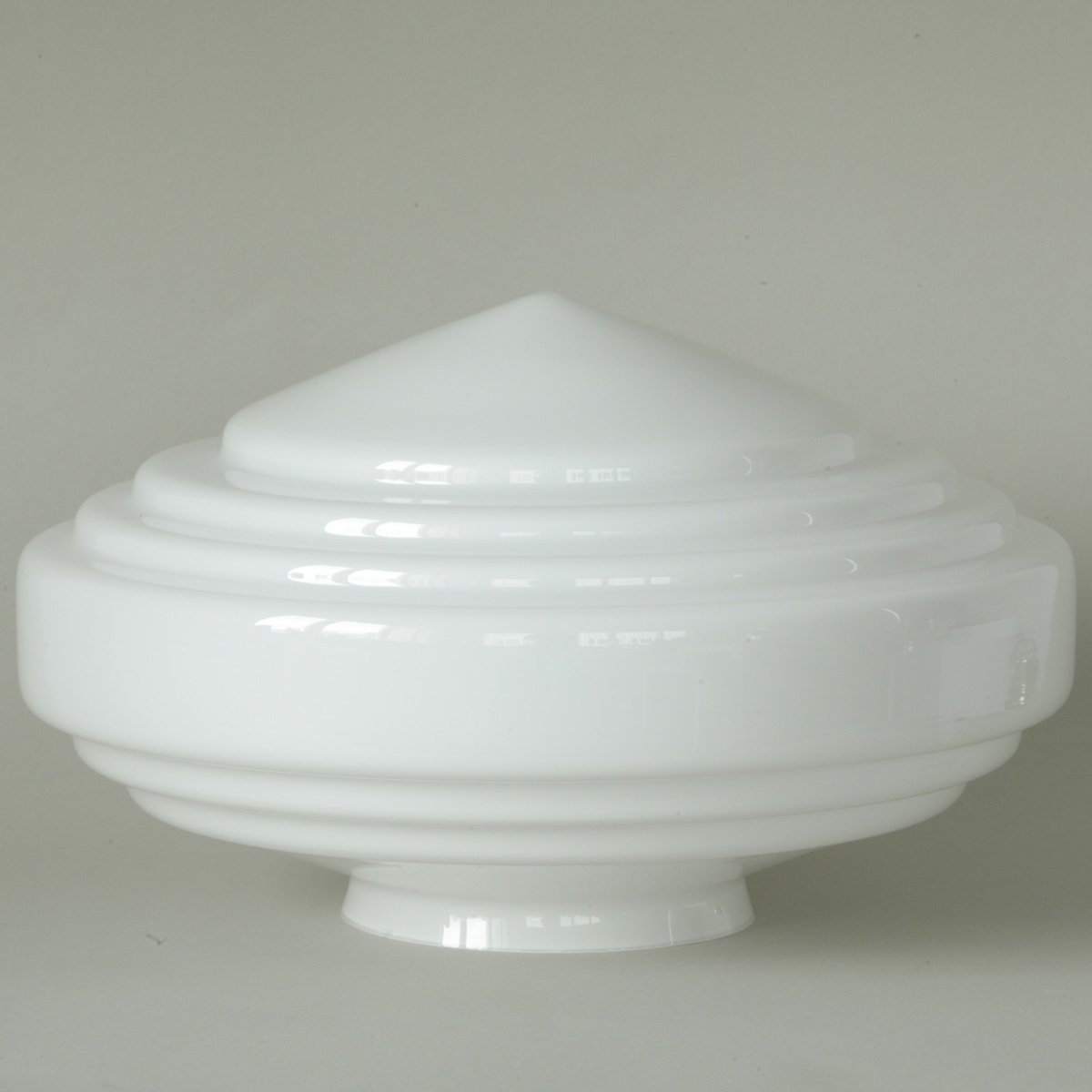 Art déco-Deckenleuchte mit 50 cm-„Saturn“-Glasscheibe auf Opalglas-Schirm: Art-déco-Opalglas