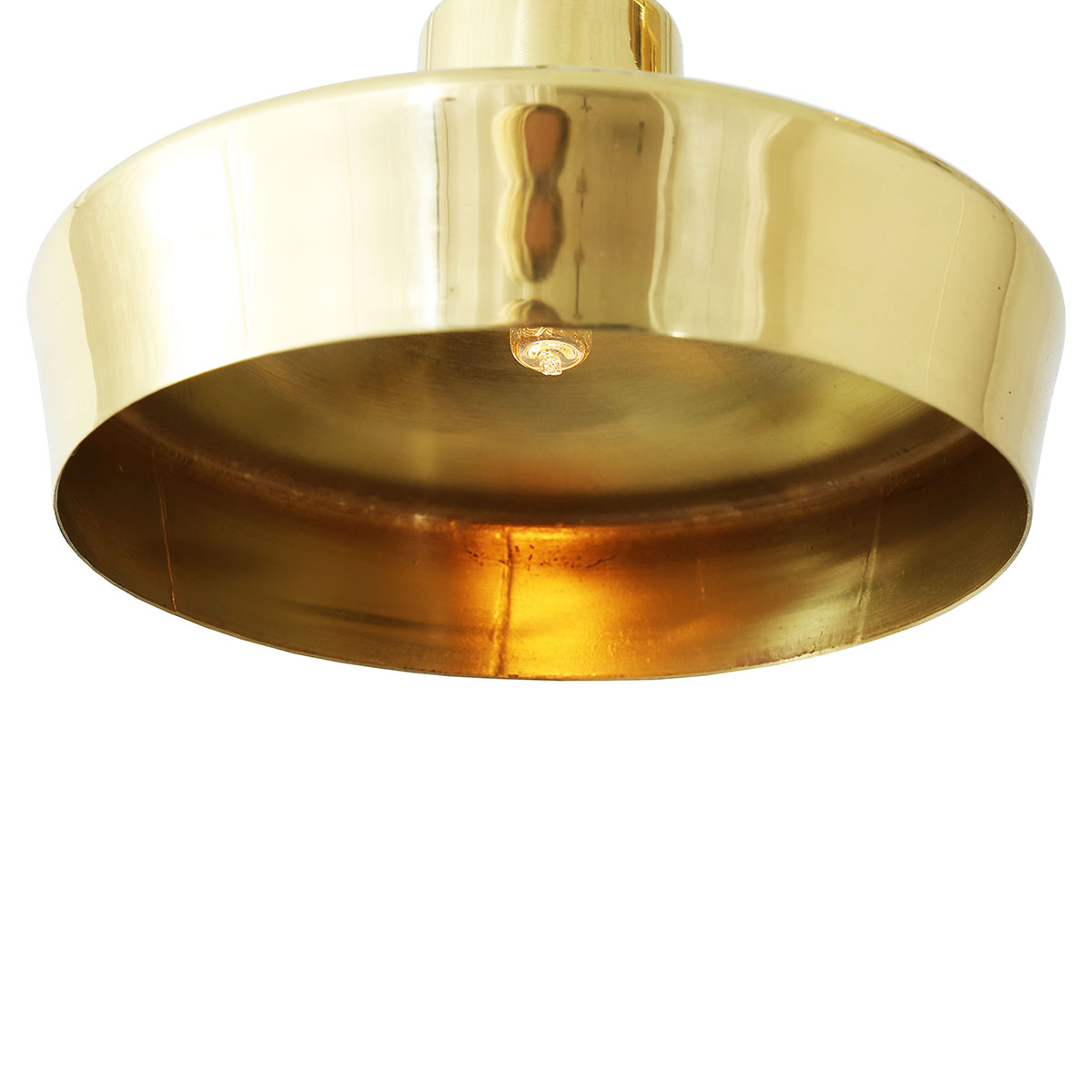Kleine Schirm-Wandleuchte aus Messing: Die Wandleuchte hat eine G9-Fassung für Halogenlampen bis 40 Watt (oder LED-Ersatz)Messing poliert